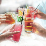 Alcohol y calor en verano: ¡riesgos que se multiplican!